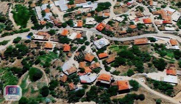 Yapılaşmaya Ve Yatırıma Uygun 647 M2 Çift Yola Cephe Müstakil