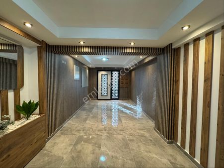 Pi Emlak’tan Çamlıca’da Fırsat Lüks Asansörlü Garajlı Balkonlu Apart Daire