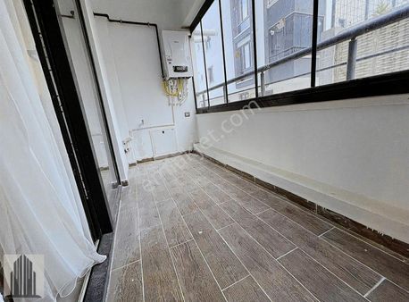 Kuvvet'ten Sıfırkombi Cam Balkon Katmülkiyetli Sıfır Eşyalı1+1!
