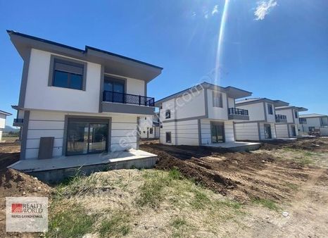 Rw Nefes'ten Altınova'da Site İçi 3+1 Müstakil Bahçeli Villa