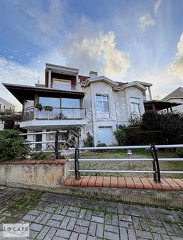 Locate'den Egekoop Güzelbahçe Evlerinde 7+1 Satılık Villa