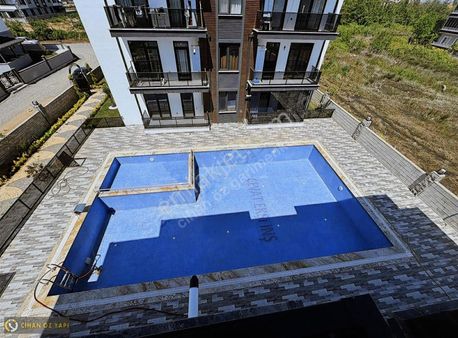 Havuzlu Sitede Mutfak Ayrı 2+1 Geniş Metre Kareli Satılık Daire