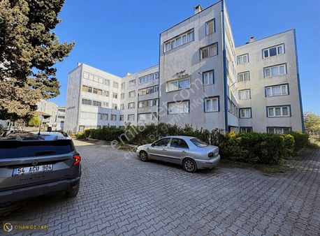 Karasu Sahilinde Denize Sıfır Sitede 2+1 Arakat Eşyalı Daire