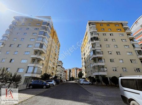 Trabzon Çukurçayırda Site İçi Satılık. Fırsat 3+1 Daire.