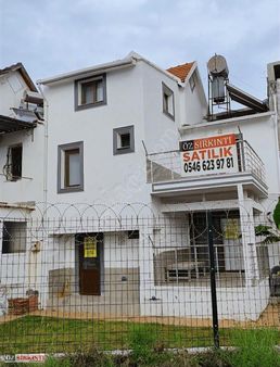 Yumurtalik Full86 Sitesinde 380 M2 Arsa İcinde Triplex Villa