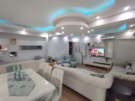 İzmir Torbalı Torbalı Mahallesinde 2+1 Geniş Daire Satılık