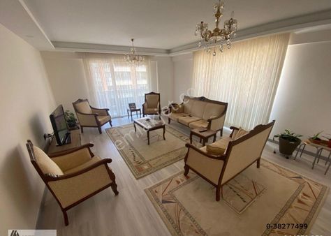 Paşakent'de 3+1 Ara Kat 140 M2 Deniz Manzaralı 3 Balkonlu Satılık Daire