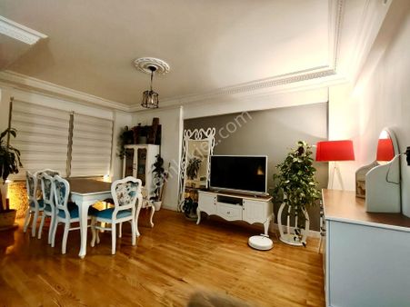 Lara 'da Denize Yürüme Mesafesinde Doğa Manzaralı 3+1 Dubleks