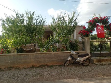 Çivril Akpınar Mah. 450 M2 Arsa İçinde 130 M2 Satılık Mütakil Ev