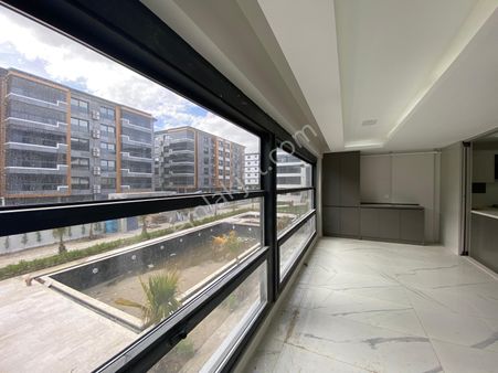 Torbalı Emlak'tan Alpkent Mah. Havuzlu Sitede 165m2 3+1 Süper Lüx Daireler Satılıktır