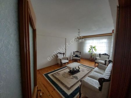 Karşıyaka'da Elit Ekmek Fırını Mevkii Kelepir 4+1 Satılık Daire Otomatik Araç Takası Mevcut