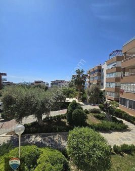 Kuşadası Ege Mahallesi Satılık 3+1 Daire Doğalgazlı Havuzlu Sitede