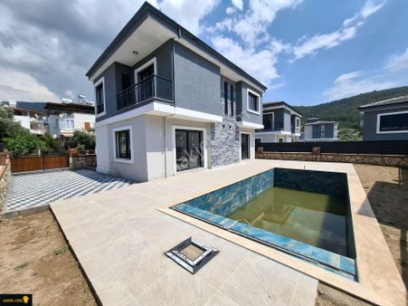 Didim Akbük'de 300 M2 Arsa İçinde, Sıfır Yapı, Tam Müstakil Villa