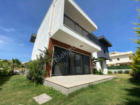 Kuşadası’nda Doğayla İç İçe Lüks Villa