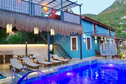 Marmaris Söğüt'te Deniz Ve Doğa Manzaralı Özel Havuzlu, Konforlu Villa