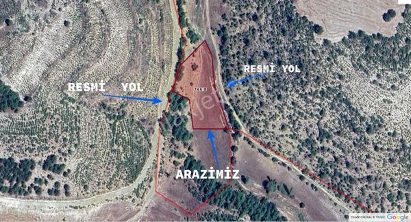 Manisa Demirci 'de 4.726 M2 Çift Yola Cepheli Dümdüz Arazi
