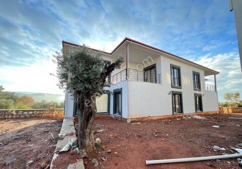 İzmir Seferihisar Kavaklı Dere De Satılık 2+1 Bahçeli Yazlık Villa