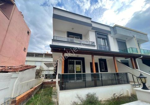 İzmir Seferihisar Doğanbey De 2+1 Satılık Bahçeli Yazlık