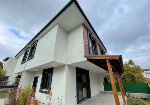 İzmir Seferihisar Doğanbey De Satılık 3+1 Yazlık Villa