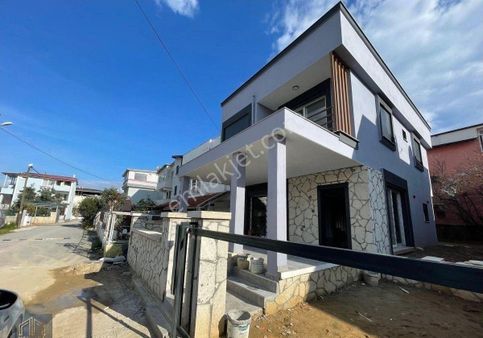 İzmir Seferihisar Doğanbey De 3+1 Satılık Geniş Bahçeli Yazlık