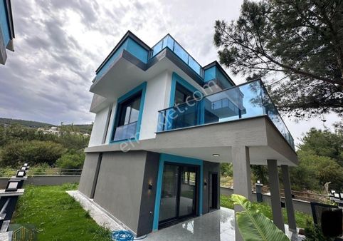 İzmir Seferihisar Doğanbey De Satılık 200m2 İçinde Yazlık 3+1 Müstakil Villa