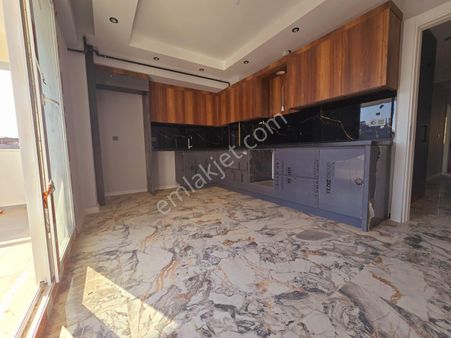 Göçmen Gayrimenkul'den Zafer Mah.3+1 Sıfır Lüks Daire