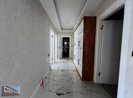 Çözüm Fırsatları Devam Ediyor Sıfır 2+1 Full Yapılı Daireler.