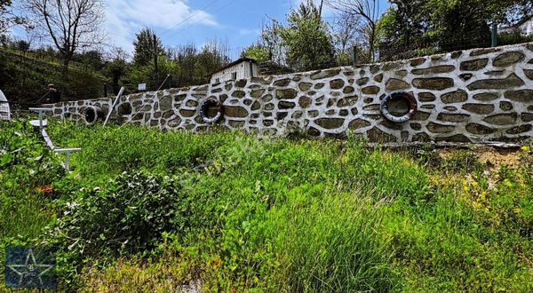 Satılık Köy İçinde Hazır Yaşam Bağ Evi + 837 M2 Tapulu Arazi