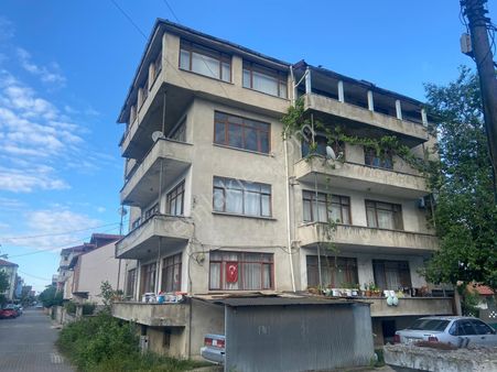 Remax Hür Murat Köksal'dan Arifiye'de Satılık Komple Bina