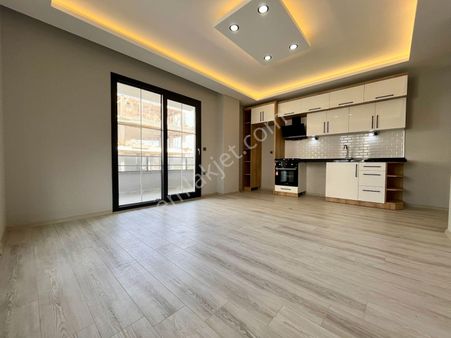 ▓yükselden Ön Cephe Sıfır Binada Geniş Ve Lüks Satılık 2+1 Daire