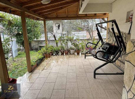 Salihleraltı Gece Pazarı Karşısında Köşe Başı Eşyalı Villa