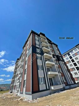 Afyon Üçok Emlaktan Erkmende Satılık Geniş Sıfır 4+1 Daire