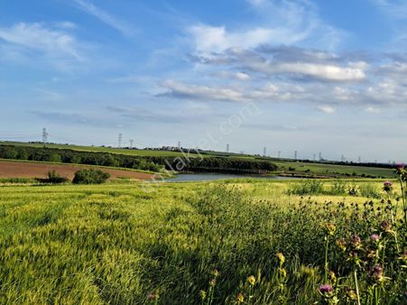 Silivri Gümüşyaka'da Gölet Manzaralı Satılık Yatırımlık Arazi