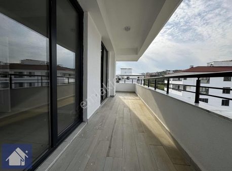 *2+1*sıfır*yüksek Kat*yerden Isıtmalı*denizi Gören*denize 5 Dk