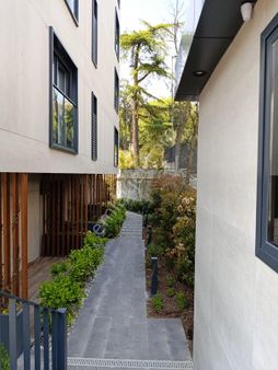 Etiler Alkent Karşısında 2+1 Yeni Bina Satılık Ara Kat