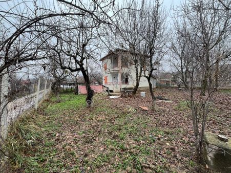 Bahabey Cd Sonu İpek Taksiye 1500m Mesafede Satılık 800m2 Arsa İçinde 2 Katlı Köşebaşı Bağ Evi