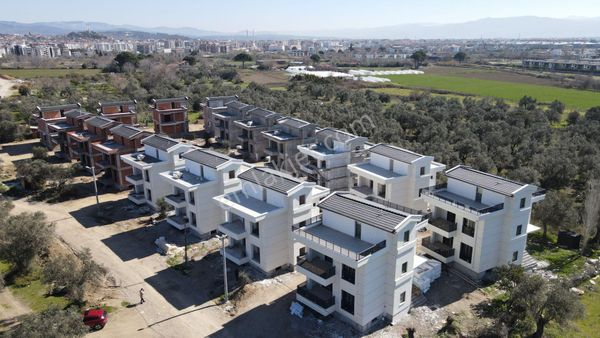 Edremit Te Türk Hamamlı Saunalı Havuzlu 5+1 Tam Müstakil Villa