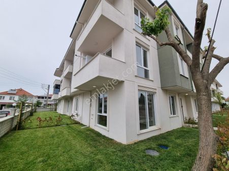 Yeni Mahalle Havuzlu Site Sıfır Arakat Yerden Isıtma Geniş Daire