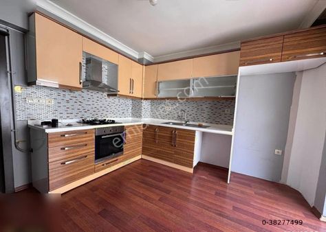 *karaca Emlaktan Satılık Merkezde 4+1 Daire*