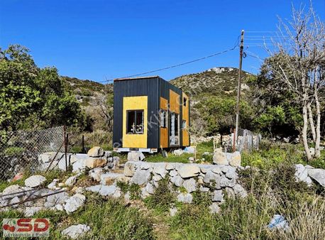 Denize 10 Mt De 128 M2 Ve İçinde Tiny House Elektrik Ve Su