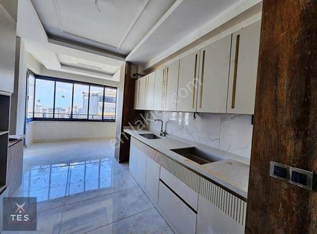 T.e.s'den Cadde Üzeri Geniş Oturumlu Müthiş Daire