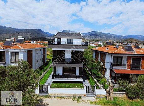 Denize Yakın Doğa Manzaralı 4+1 Villa