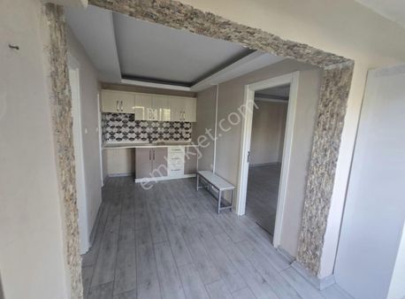 İzmir Çiğli Küçük Çiğli Mahallesi'ne,de Satılık 1+1 Daire