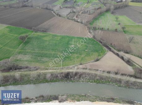 Karacaağaçta Yolu Mevcut Satılık Arazi