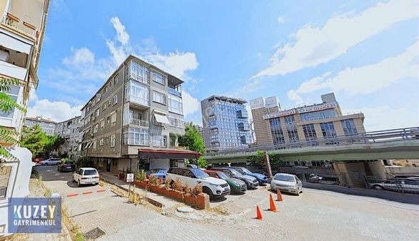 Bakırköy Sakızağacında Sahile Yakın Deniz Manzaralı Satılık 2+1