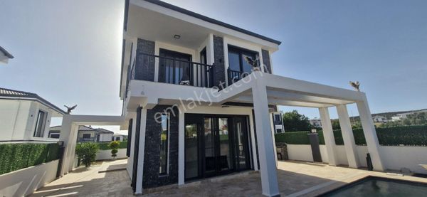 Dıdım De Satılık 3 + 1 Ayrı Mutfakli Vılla