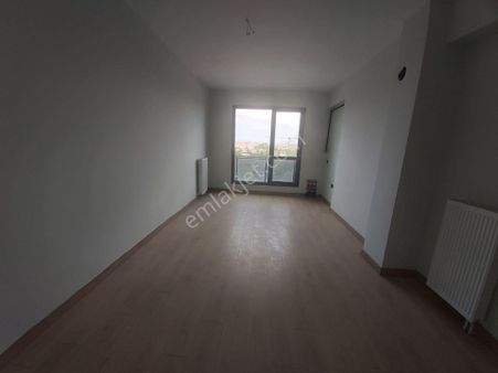 Telsiz Toki Konutlarında Deniz Manzaralı Cadde Üzeri 2+1 Daire