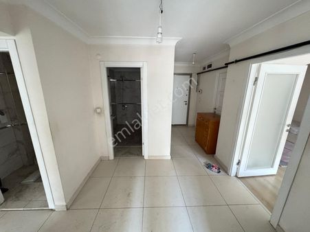 Yunus Emre Cad. Üstü 3+1 Asansörlü Bina Bağımsız Ön Cephe