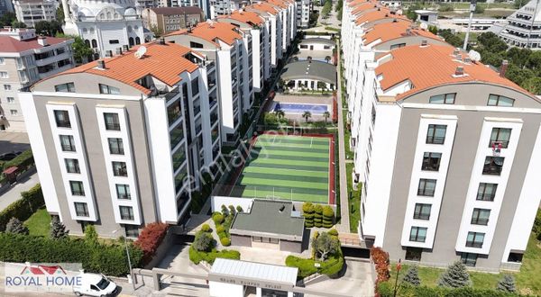 Özlüce'de Lüks 5+1 Teraslı Özlüce Metro İstasyonu Yakını Dubleks