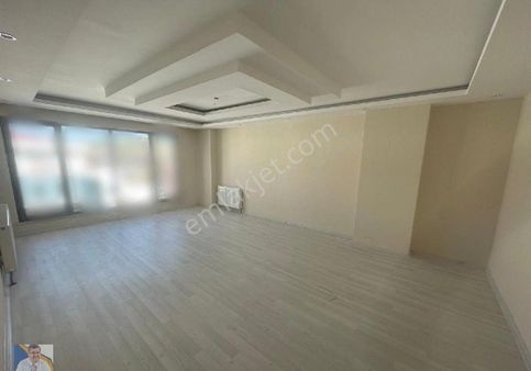 Şabaniye Mahallesinde Geniş 3+1 Satılık Daire